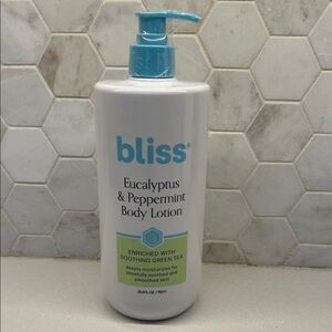 Bliss Eucalyptus & Peppermint Body Lotion - White and Light Blue